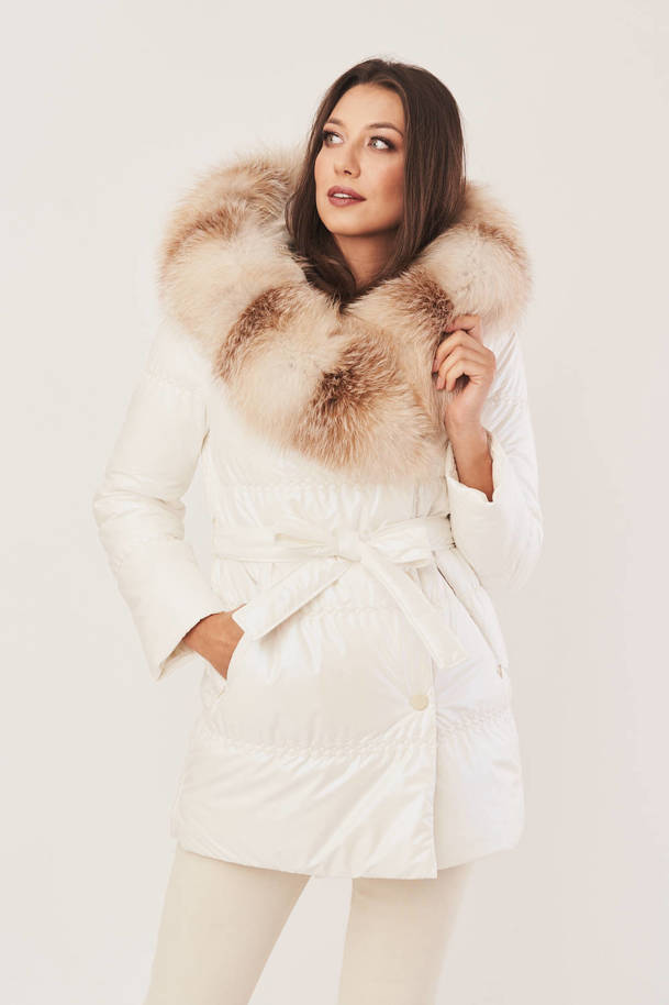 Bílá dámská péřová bunda s kapucí